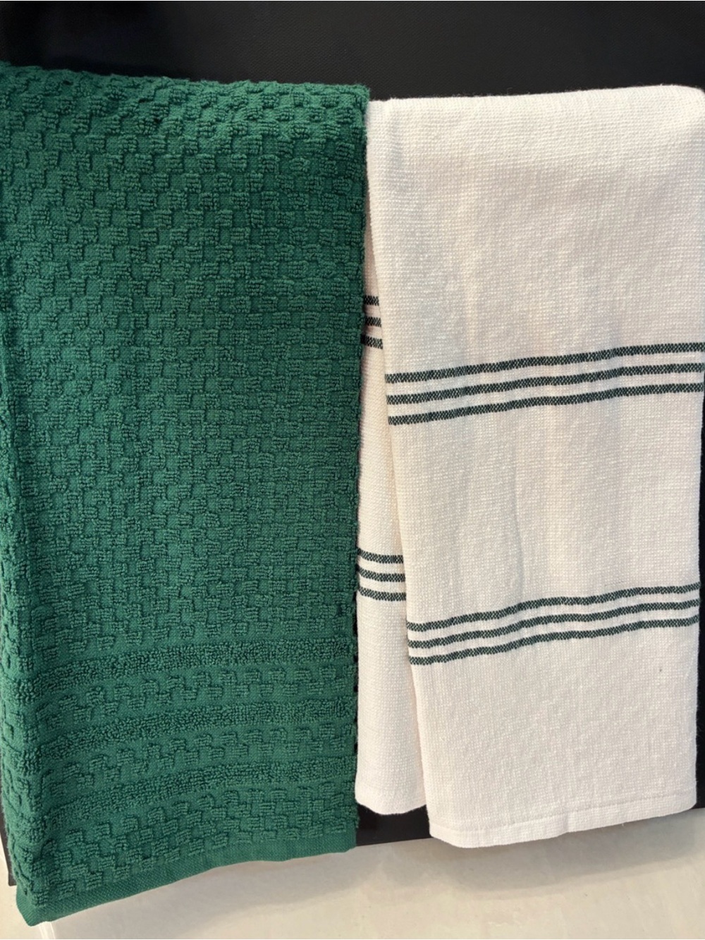 The White Company Green and White Kitchen Towels Set